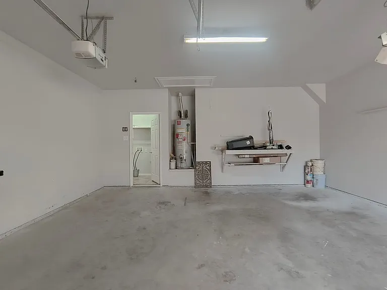 824 Lake Grove Dr — Photo 24