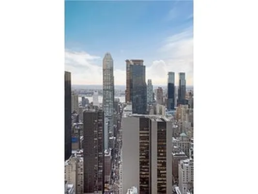 Rented by Corcoran | media 24