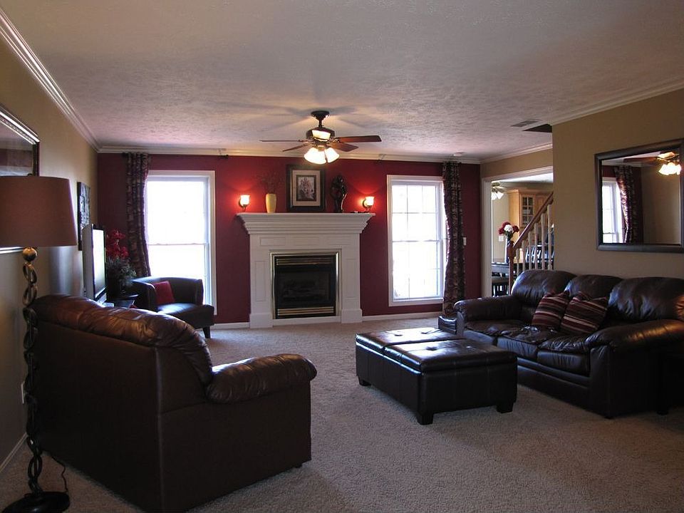 2nd image of 2633 Meadowcrest Dr
