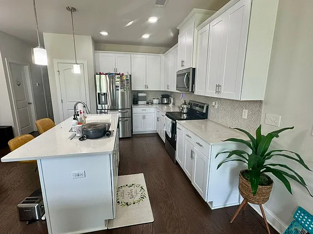 269 Netherlands Blvd — Photo 7