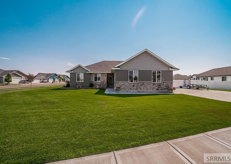 1st image of 3264 E Bent Grass Dr