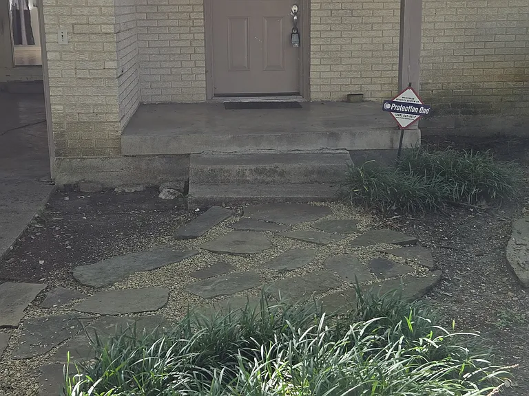 8057 Fall River Dr — Photo 2