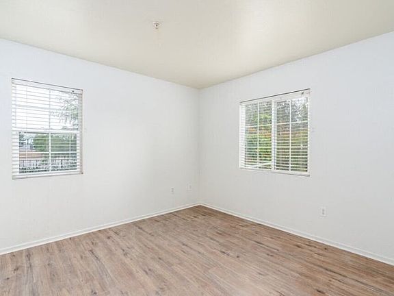 5th image of 1105 E Avenue Q4 APT 512