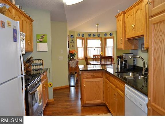5th image of 946 S Miller Ave