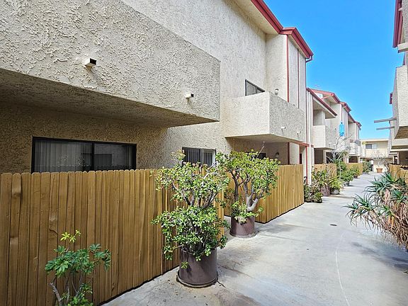 3rd image of 3734 Jasmine Ave #B5