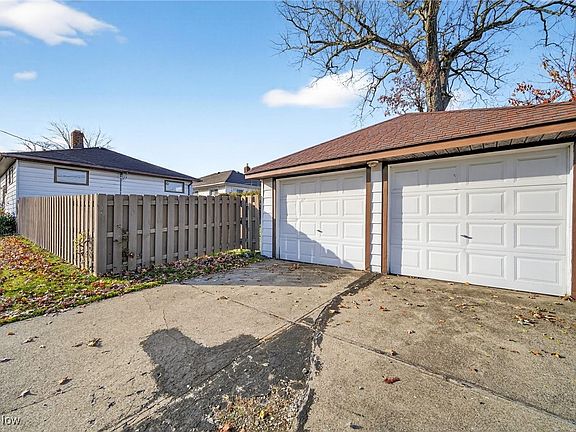 5th image of 2802 Klusner Ave