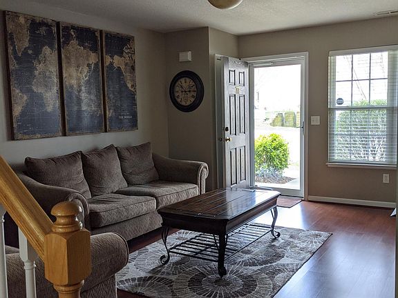 3rd image of 77 Yorktown Cir