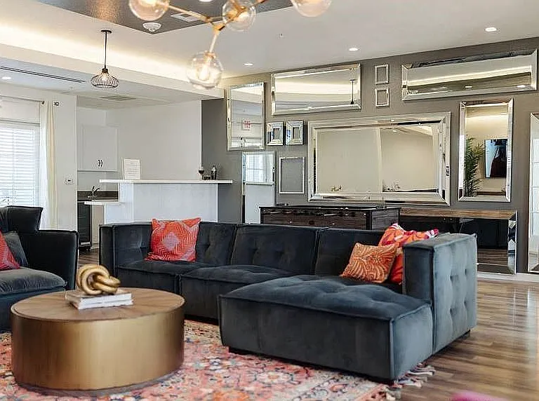 Catalina Luxury Apartments — Photo 5