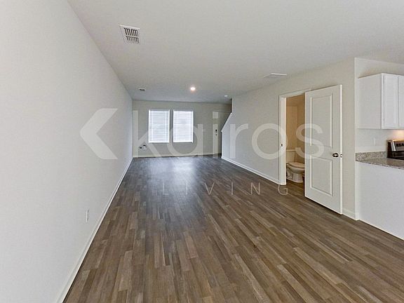 3rd image of 206 Topaz Ln
