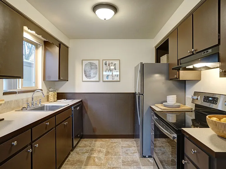 Upland Terrace — Photo 84