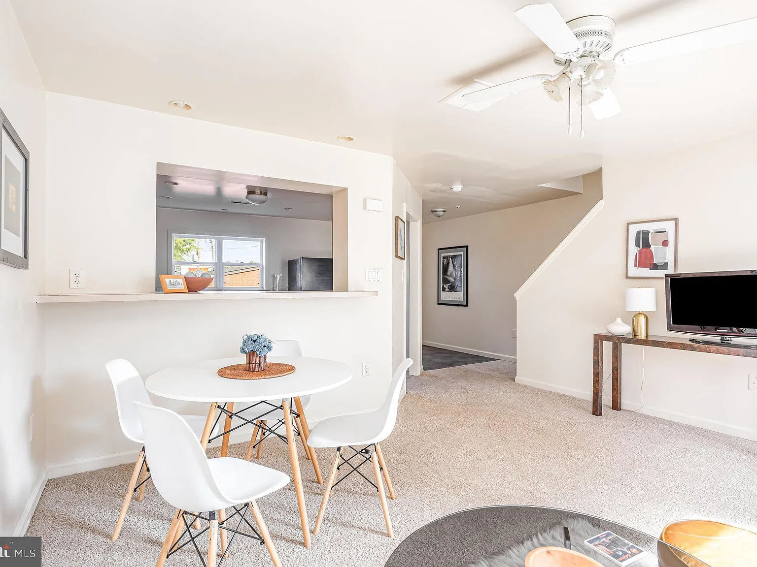 4 bed, 2000 sqft, $2,100 — Photo 4