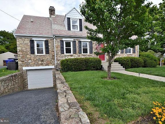 3rd image of 709 S Wakefield St