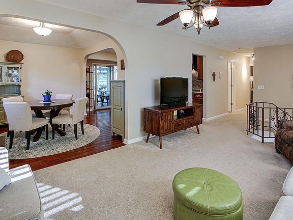 5th image of 15238 Lincoln Cir