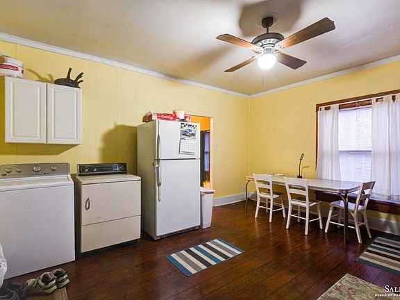 5th image of 1105 E Ash St