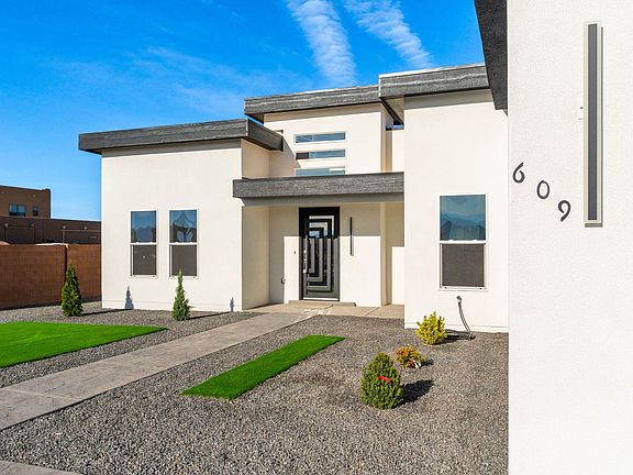 5th image of 609 6th St NE