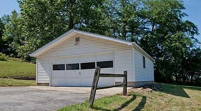 2nd image of 2610 N Egbert Rd