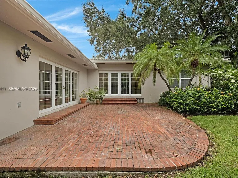 1246 Algardi Ave — Photo 3