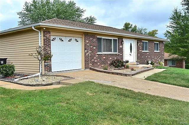 5213 Cornwall Estates Dr photo 1