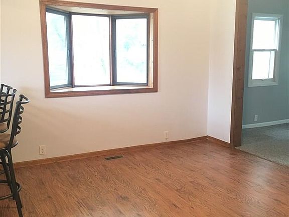 5th image of 330 W Dayton Ave
