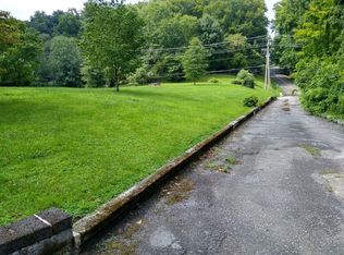 701 Tennessee Ave S, La Follette, TN 37766