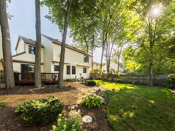 3rd image of 491 Shaker Dr