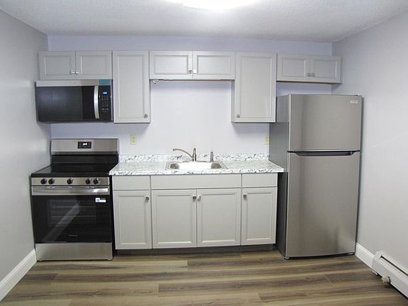 5th image of 1225 Bodwell Rd APT 22