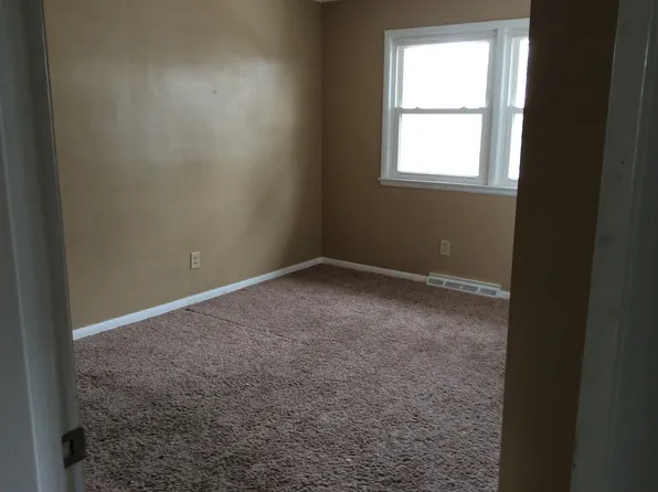 710 W Moss Ave #B-7, Peoria, IL 61606