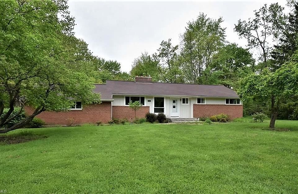1st image of 4910 E Woodcrest Dr