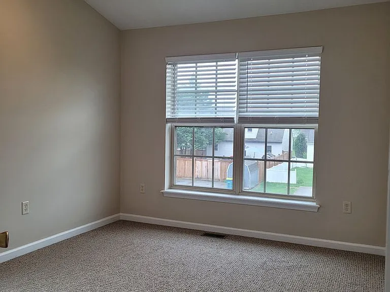2029 Powell Dr — Photo 7
