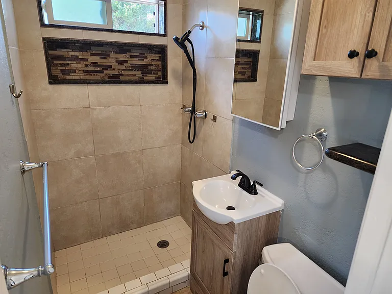711-21 S Pine St #721 — Photo 5