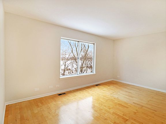 5th image of 4422 Larkspur Ln