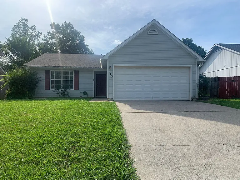 115 Sugar Bluff Ln NW — Photo 1