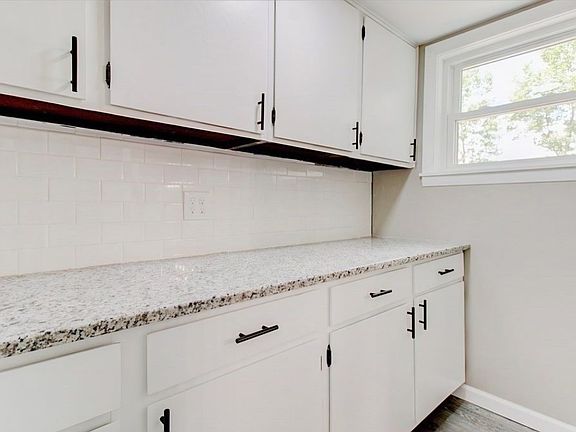 3rd image of 63 Oak St