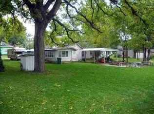 607 3rd St SE, Independence, IA 50644