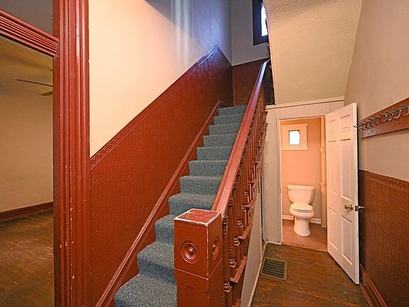 3rd image of 4157 Lakeman St