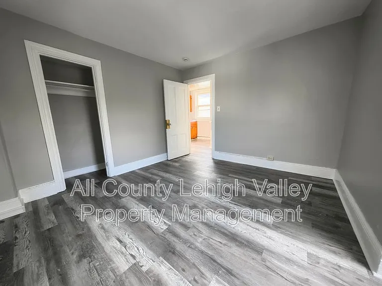1301 Washington St — Photo 7