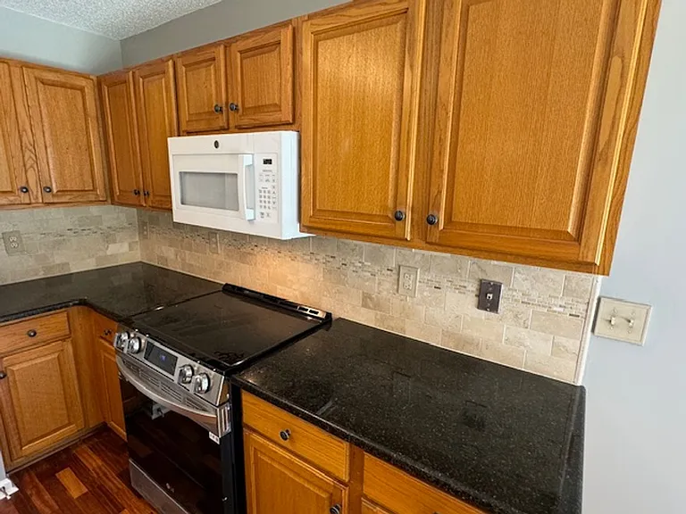 102 Alice Ct — Photo 8