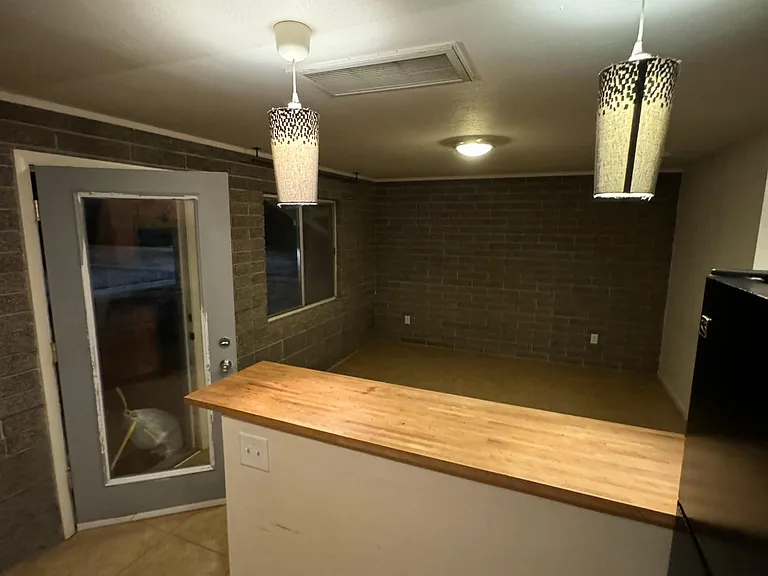 426 W Howe St #426 — Photo 1