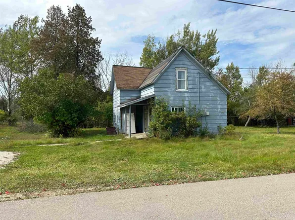10405 Ackley St, Rapid River, MI 49878