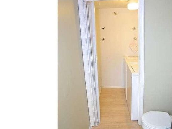 Lundry/bath room First fllor