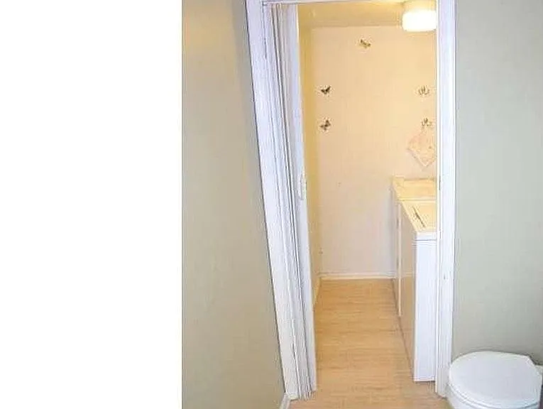 Lundry/bath room First fllor