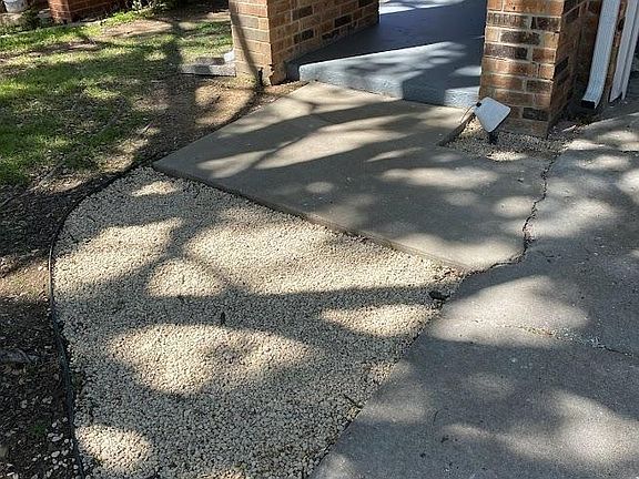 4th image of 1236 W Hudgins St