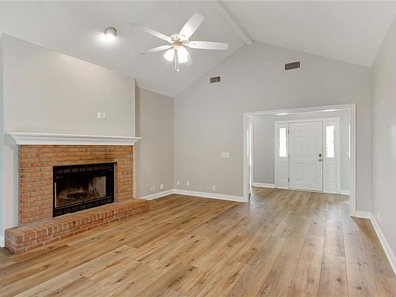5th image of 145 Stately Oaks Cir