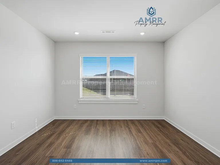 402 Cattleman Ln — Photo 24