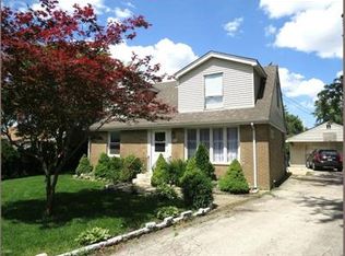 6749 Maple Ct, Bridgeview, IL 60455