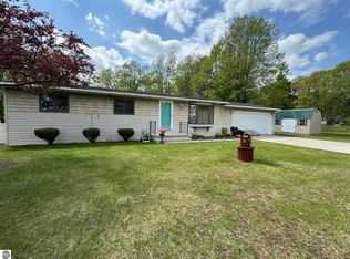 2924 S 35 1/2 Rd, Cadillac, MI 49601