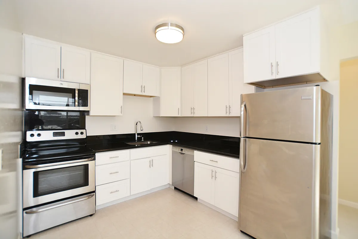 2 bed, 805 sqft, $4,800 — Photo 1