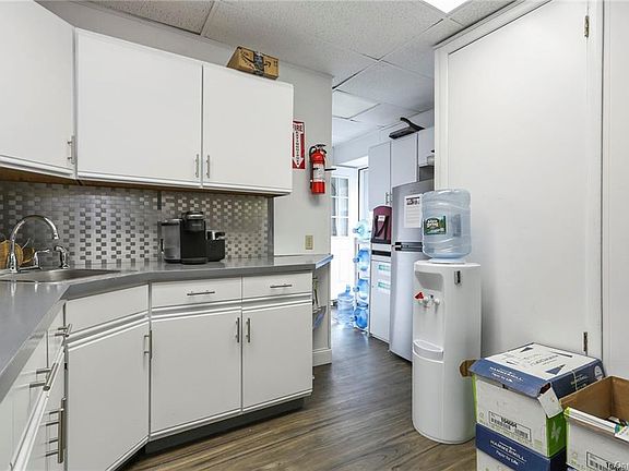 3rd image of 21 Clark Pl #1A