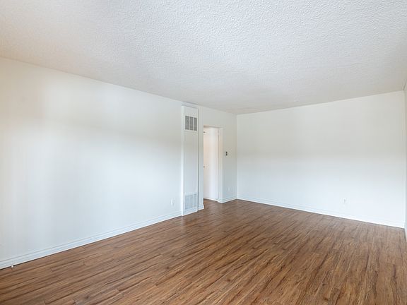 5th image of 1800 N Harvard Blvd APT 5