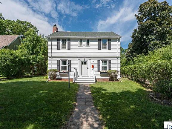 2nd image of 718 Baker Ave